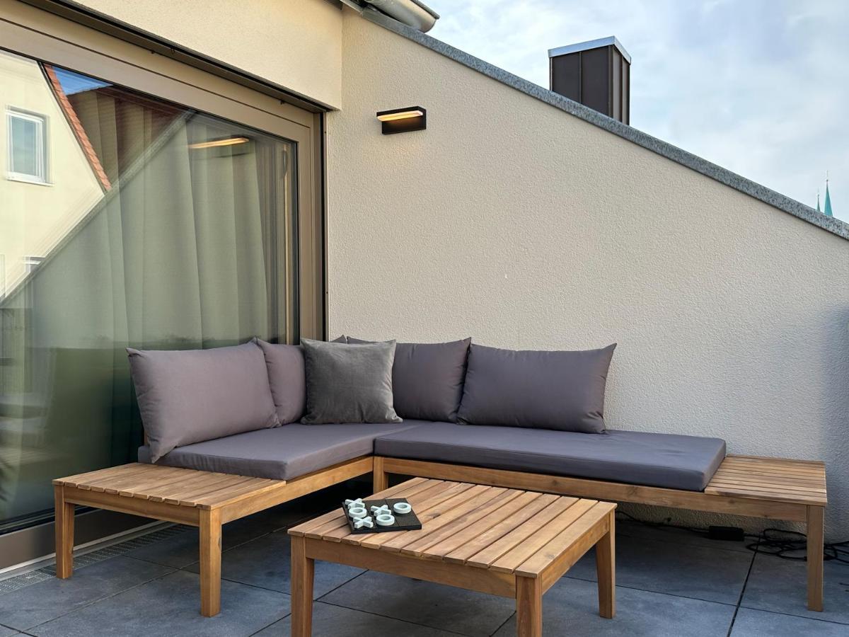 Truly - Direkt Am Rathausplatz, Dachterrasse Mit Blick Auf Perlachturm, Garage, Fahrstuhl Appartement Augsburg Buitenkant foto