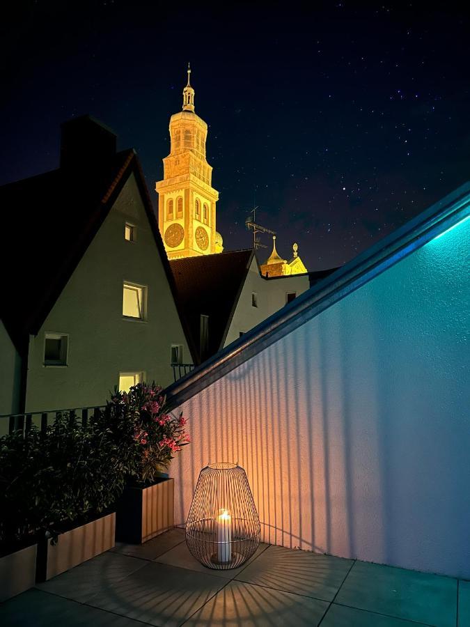 Truly - Direkt Am Rathausplatz, Dachterrasse Mit Blick Auf Perlachturm, Garage, Fahrstuhl Appartement Augsburg Buitenkant foto