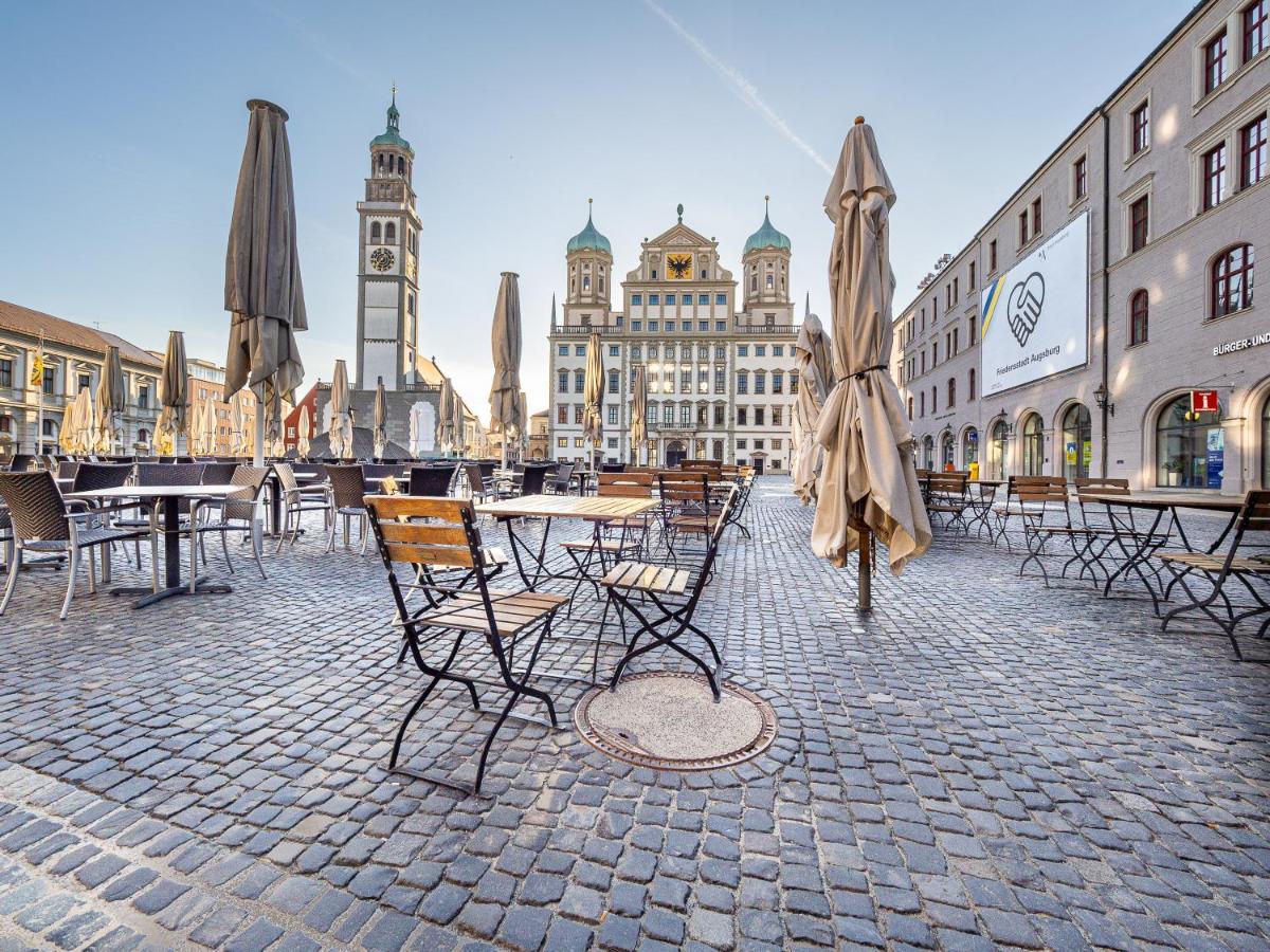 Truly - Direkt Am Rathausplatz, Dachterrasse Mit Blick Auf Perlachturm, Garage, Fahrstuhl Appartement Augsburg Buitenkant foto